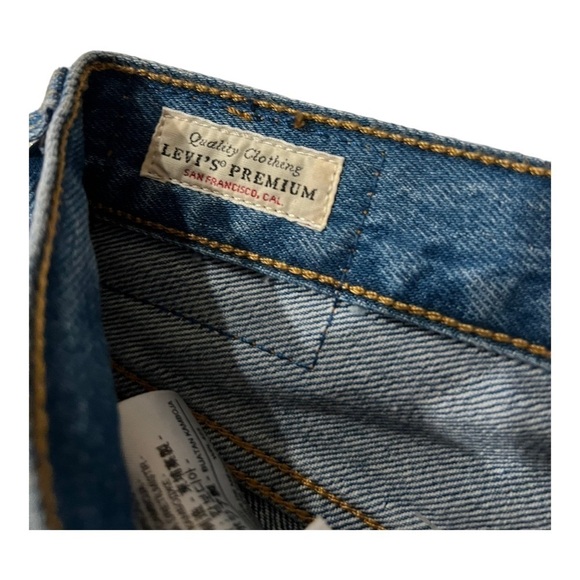 Levi’s 501 Straight Leg Distressed Button Fly Jeans Women’s Size 26 NWT - Picture 8 of 15